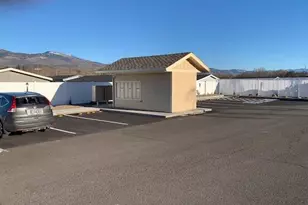 333 Mountain View Dr, Talent, OR 97540 - Photo 13