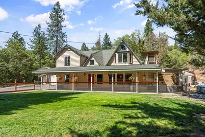 836 Sleepy Hollow Loop, Grants Pass, OR 97527 - Photo 1