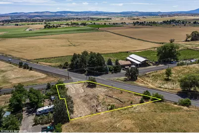 2350 SW Bear Drive, Madras, OR 97741 - Photo 1