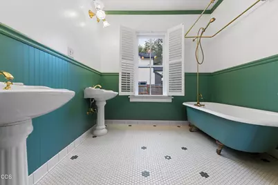 540 E California Street, Jacksonville, OR 97530 - Photo 33