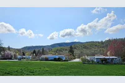 6901 Old Stage Road, Central Point, OR 97502 - Photo 9