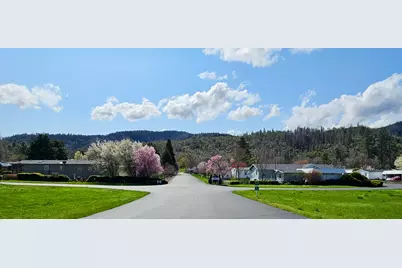 6901 Old Stage Road, Central Point, OR 97502 - Photo 15