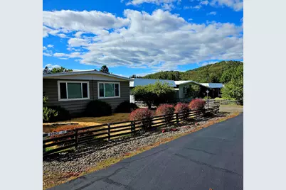 6901 Old Stage Road, Central Point, OR 97502 - Photo 5