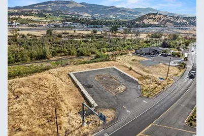 510 N Main Street, Phoenix, OR 97535 - Photo 9