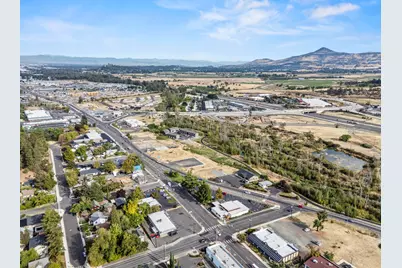 510 N Main Street, Phoenix, OR 97535 - Photo 7