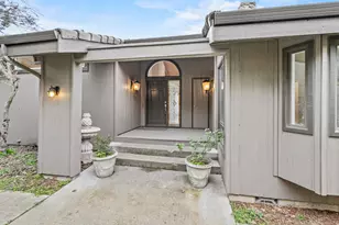 465 Strawberry Hill Ln, Jacksonville, OR 97530 - Photo 3