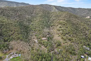 465 Strawberry Hill Ln, Jacksonville, OR 97530 - Photo 35