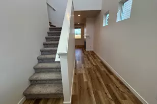 121 Valemont, Eagle Point, OR 97524 - Photo 7