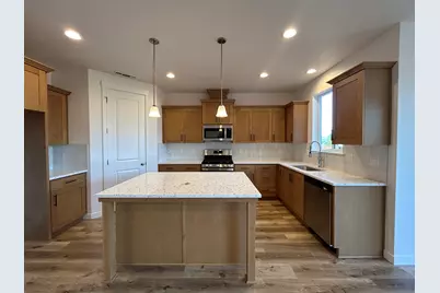 121 Valemont #34, Eagle Point, OR 97524 - Photo 5