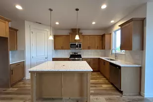 121 Valemont, Eagle Point, OR 97524 - Photo 7