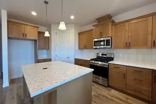 121 Valemont, Eagle Point, OR 97524 - Photo 7