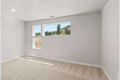 708 Old Waverly Way #30, Eagle Point, OR 97524 - Photo 33