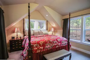 375 W Elm St, Jacksonville, OR 97530 - Photo 41