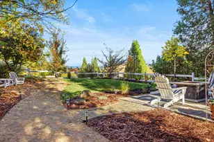 375 W Elm St, Jacksonville, OR 97530 - Photo 51