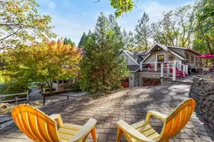 375 W Elm St, Jacksonville, OR 97530 - Photo 45