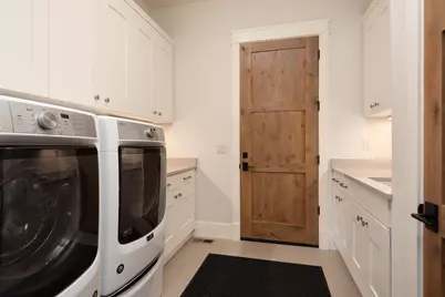 60472 Kangaroo Loop, Bend, OR 97702 - Photo 17