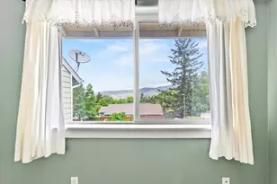 2023 Siskiyou Blvd, Ashland, OR 97520 - Photo 13