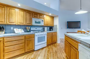 3271 NW Melville Dr, Bend, OR 97703 - Photo 11