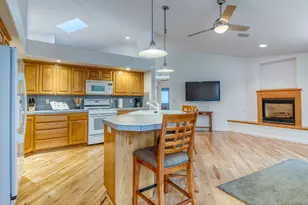 3271 NW Melville Dr, Bend, OR 97703 - Photo 9