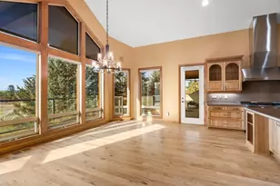 21955 Rickard Rd, Bend, OR 97702 - Photo 17