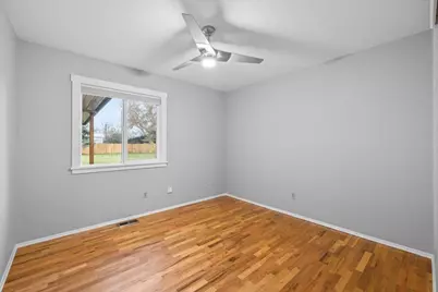 2554 W Stewart Avenue, Medford, OR 97501 - Photo 23