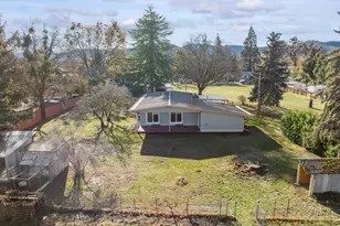 2554 W Stewart Ave, Medford, OR 97501 - Photo 35