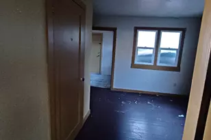 252 5th St, Glendale, OR 97442 - Photo 9