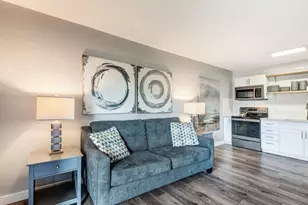 1565 NW Wall St, Bend, OR 97703 - Photo 3