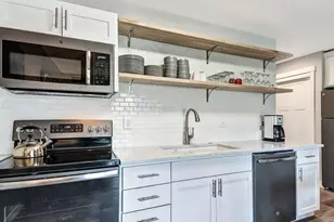 1565 NW Wall St, Bend, OR 97703 - Photo 15