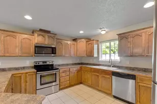 1630 Medart Ln, Grants Pass, OR 97527 - Photo 7