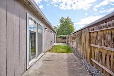 1630 Medart Lane, Grants Pass, OR 97527 - Photo 15