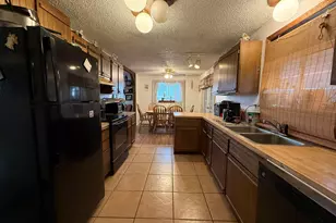 1121 Merryman Dr, Klamath Falls, OR 97603 - Photo 17