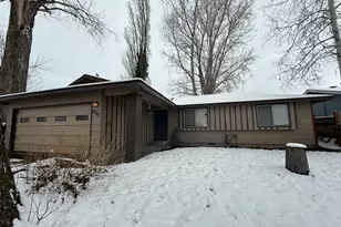 1121 Merryman Dr, Klamath Falls, OR 97603 - Photo 3