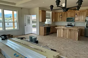 333 Mountain View Dr, Talent, OR 97540 - Photo 3