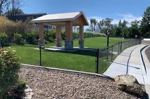 333 Mountain View Dr, Talent, OR 97540 - Photo 19