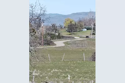 5516 Davanna Drive, Eagle Point, OR 97524 - Photo 9