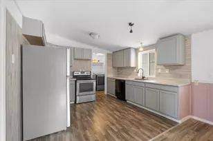 633 E Archwood Dr, Eagle Point, OR 97524 - Photo 9