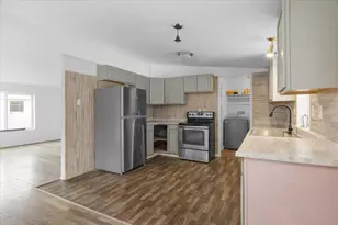 633 E Archwood Dr, Eagle Point, OR 97524 - Photo 11