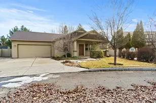 19555 Greatwood Loop, Bend, OR 97702 - Photo 5