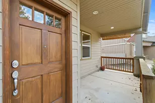 19555 Greatwood Loop, Bend, OR 97702 - Photo 7