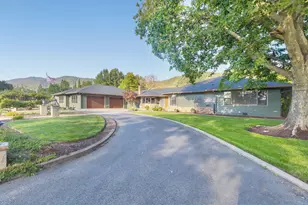 1117 NE Memorial Dr, Grants Pass, OR 97526 - Photo 25