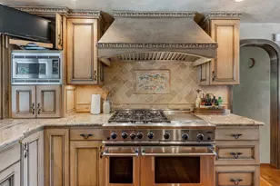 1117 NE Memorial Dr, Grants Pass, OR 97526 - Photo 5