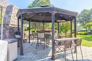 1117 NE Memorial Dr, Grants Pass, OR 97526 - Photo 83