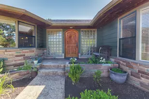 1117 NE Memorial Dr, Grants Pass, OR 97526 - Photo 27