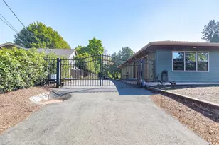 1117 NE Memorial Dr, Grants Pass, OR 97526 - Photo 85