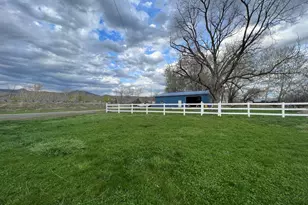 55550 McKern Ln, Mount Vernon, OR 97865 - Photo 23