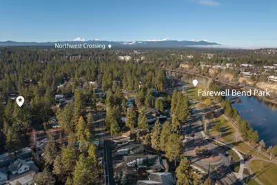 20013 Pinewood Road, Bend, OR 97702 - Photo 15