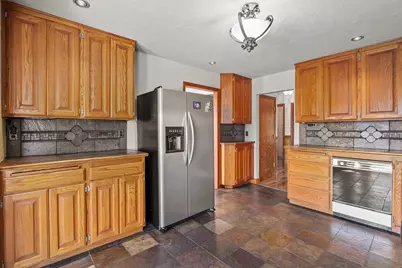 575 Country Aire Drive, Grants Pass, OR 97526 - Photo 5