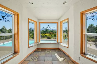 575 Country Aire Drive, Grants Pass, OR 97526 - Photo 9