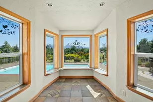 575 Country Aire Dr, Grants Pass, OR 97526 - Photo 9